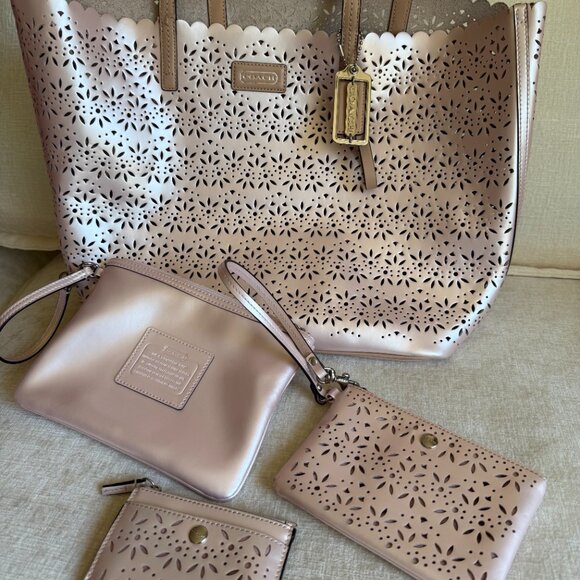 Coach Pink Tote with Matching Wristlet  and Coin Purse - Picture 6 of 6